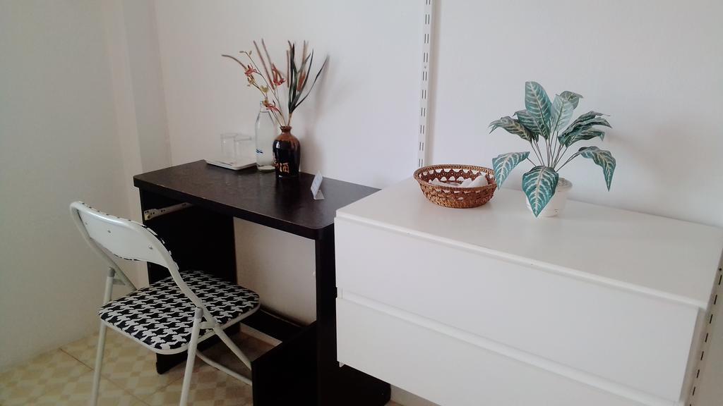 Corner Cafe Bed & Breakfast 2*