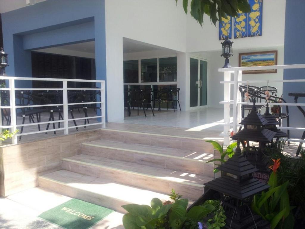 Nantra Hotel 3*