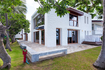 Baan Lonsai Beachfront Condominium Hotel 3*