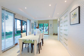 Baan Lonsai Beachfront Condominium Hotel