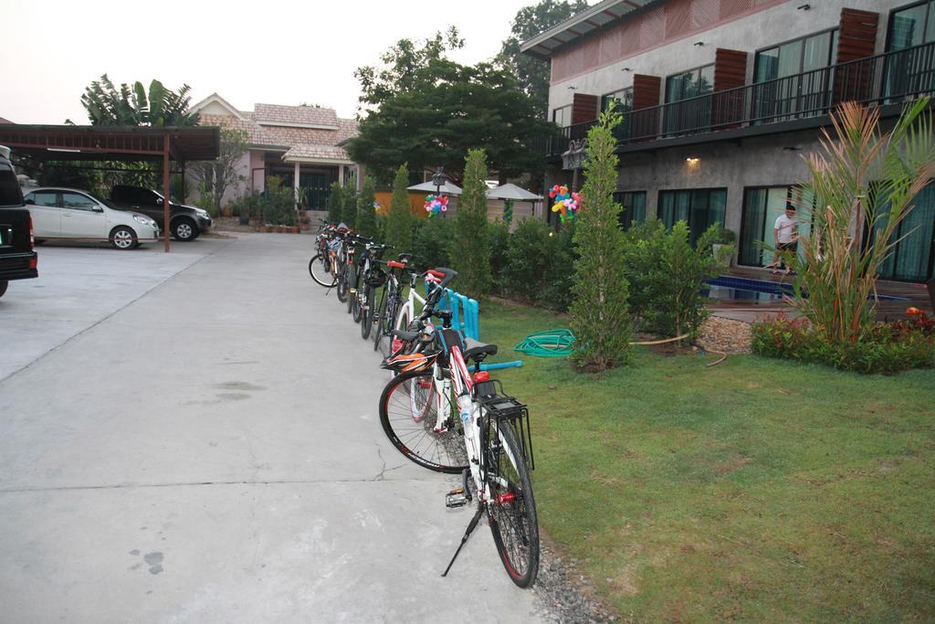The Bike Loft Family Asrama *