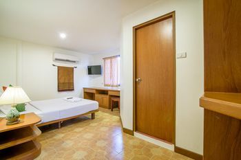 Hotel Baan Khachathong 2*
