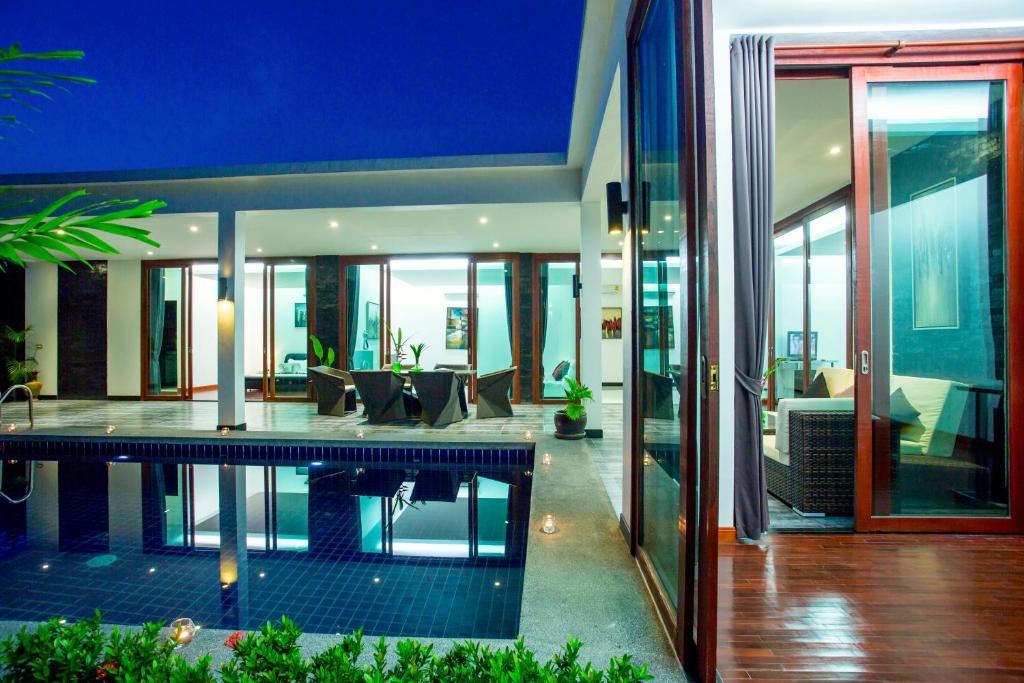 Lotus & Hua Hin