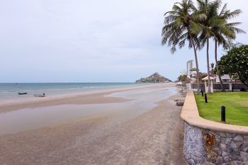 Baan Lonsai Beachfront Condominium Hotel