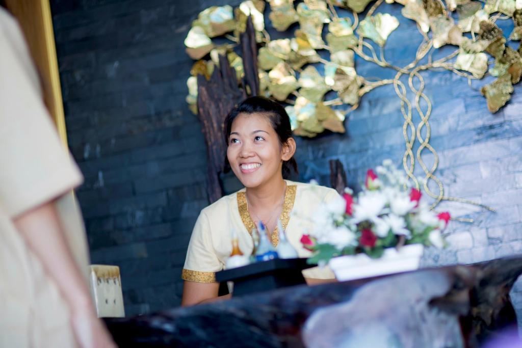 Lotus & Tempat peranginan 4*