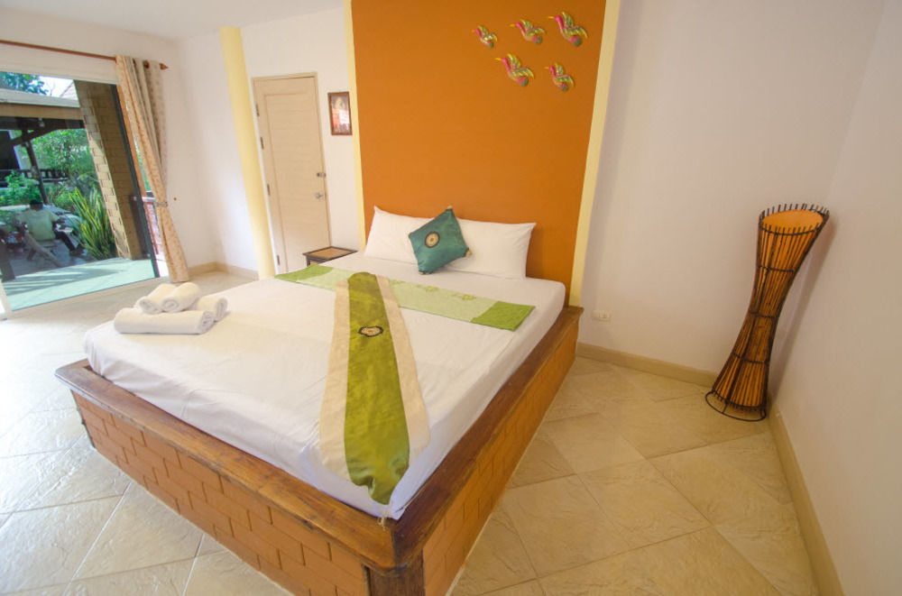 Baan Aroonwan Hotel