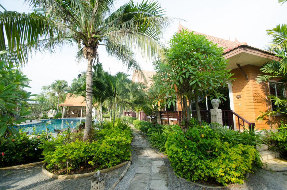 Hotel Baan Aroonwan