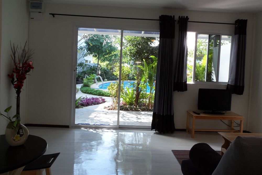 Baan Sabaaidee - Adult Friendly Hotel