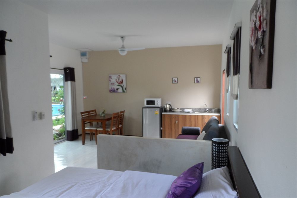Hotel Baan Sabaaidee - Adult Friendly HHQ