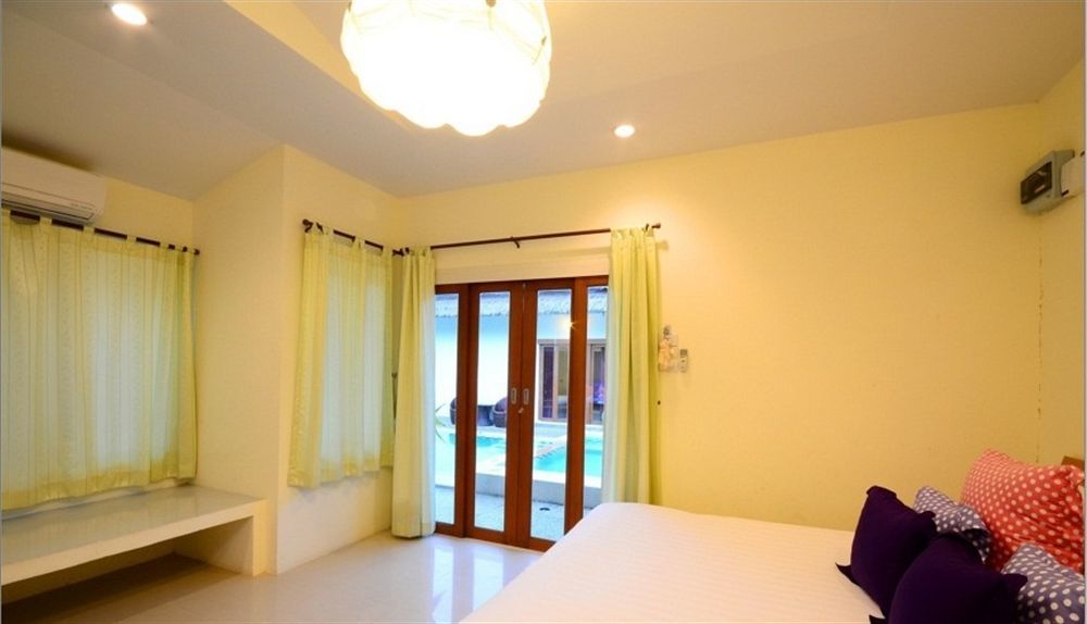 8 Hua Hin