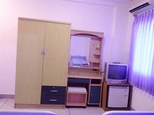 Thasanee Hotel 3*