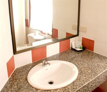 Baan Khachathong 2*