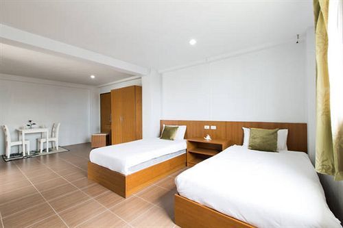 Khách sạn Oyo 227 Suchaya House 3*