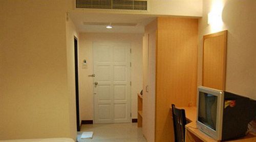 Baan Manthana Hotel, Hotel
