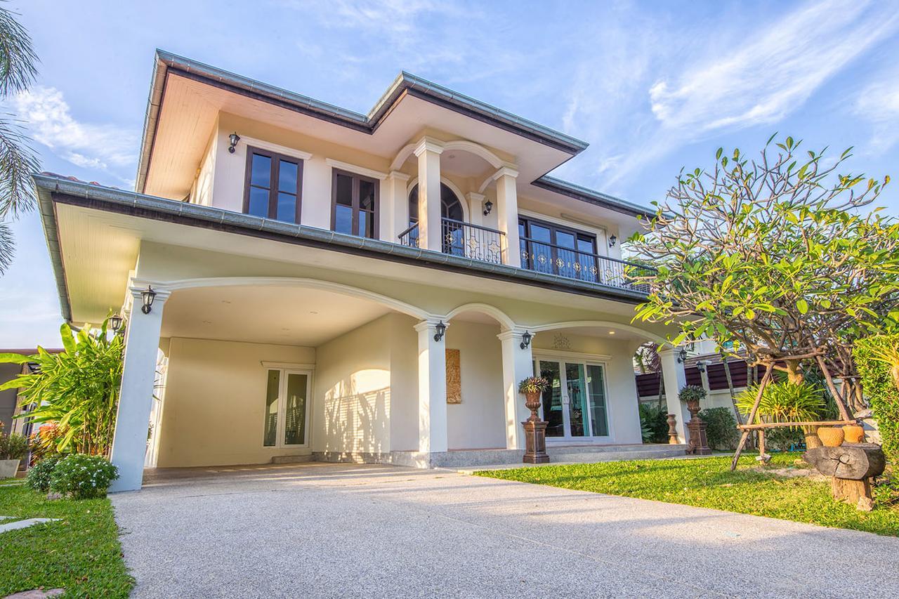 Baan Big Family Pool Ferienhaus