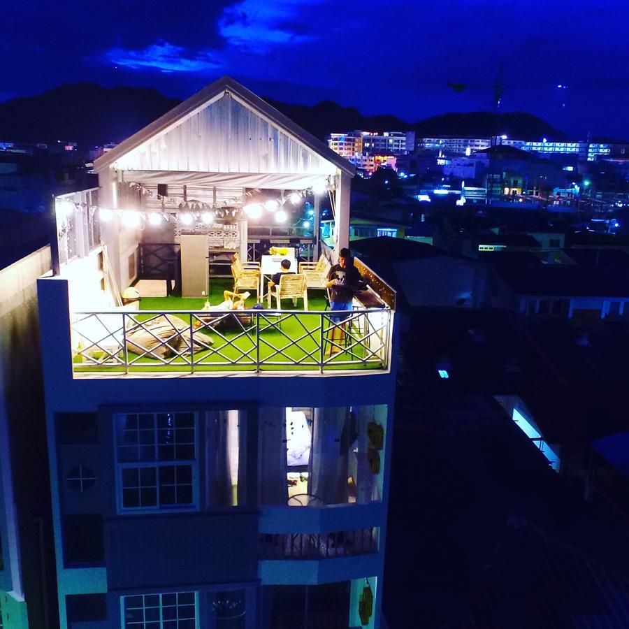 Jetty Hostel *
