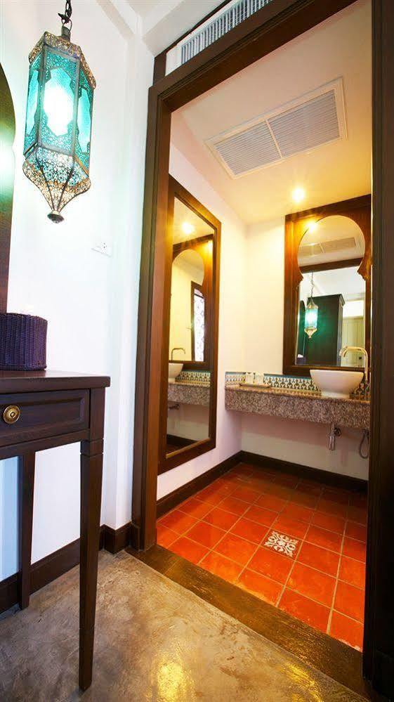 Madame * Hua Hin