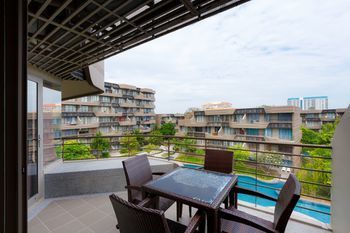 Baan Sanngarm Beachfront Hotel