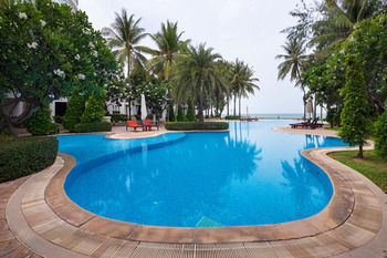 Baan Lonsai Beachfront Condominium Hotel