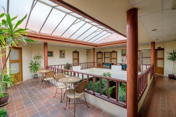 Baan Khachathong Hotel 2*