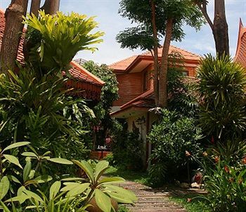 Hotel Baan Khachathong 2*