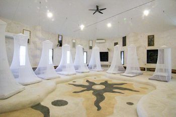 Naidee Sculptured Huts 2*
