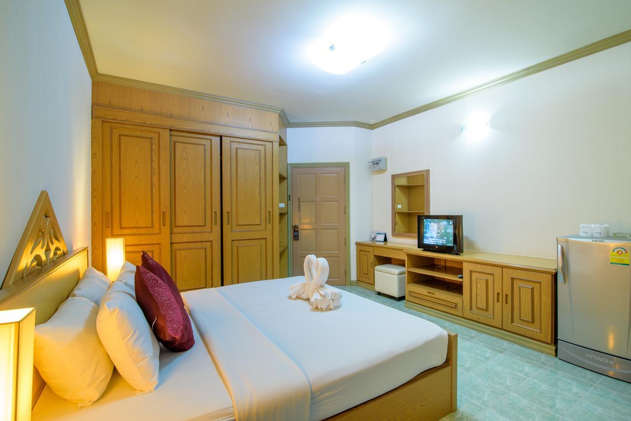 Condotel & Taweeporn Resort 3*