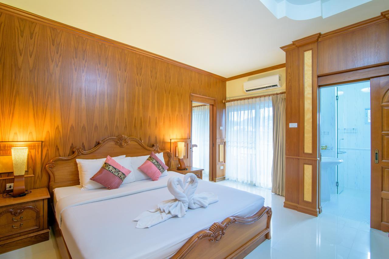 Condotel & Taweeporn Hua Hin