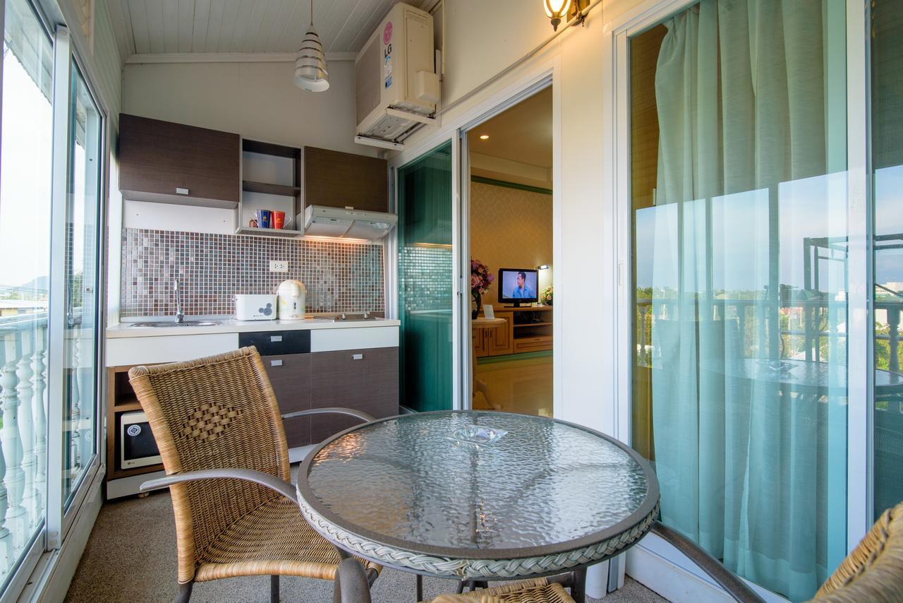 Condotel & Taweeporn Hua Hin