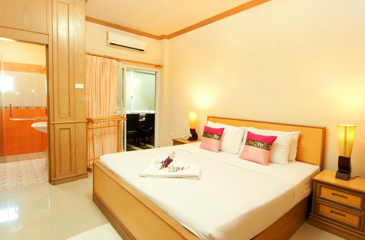 Resort Condotel & Taweeporn 3*