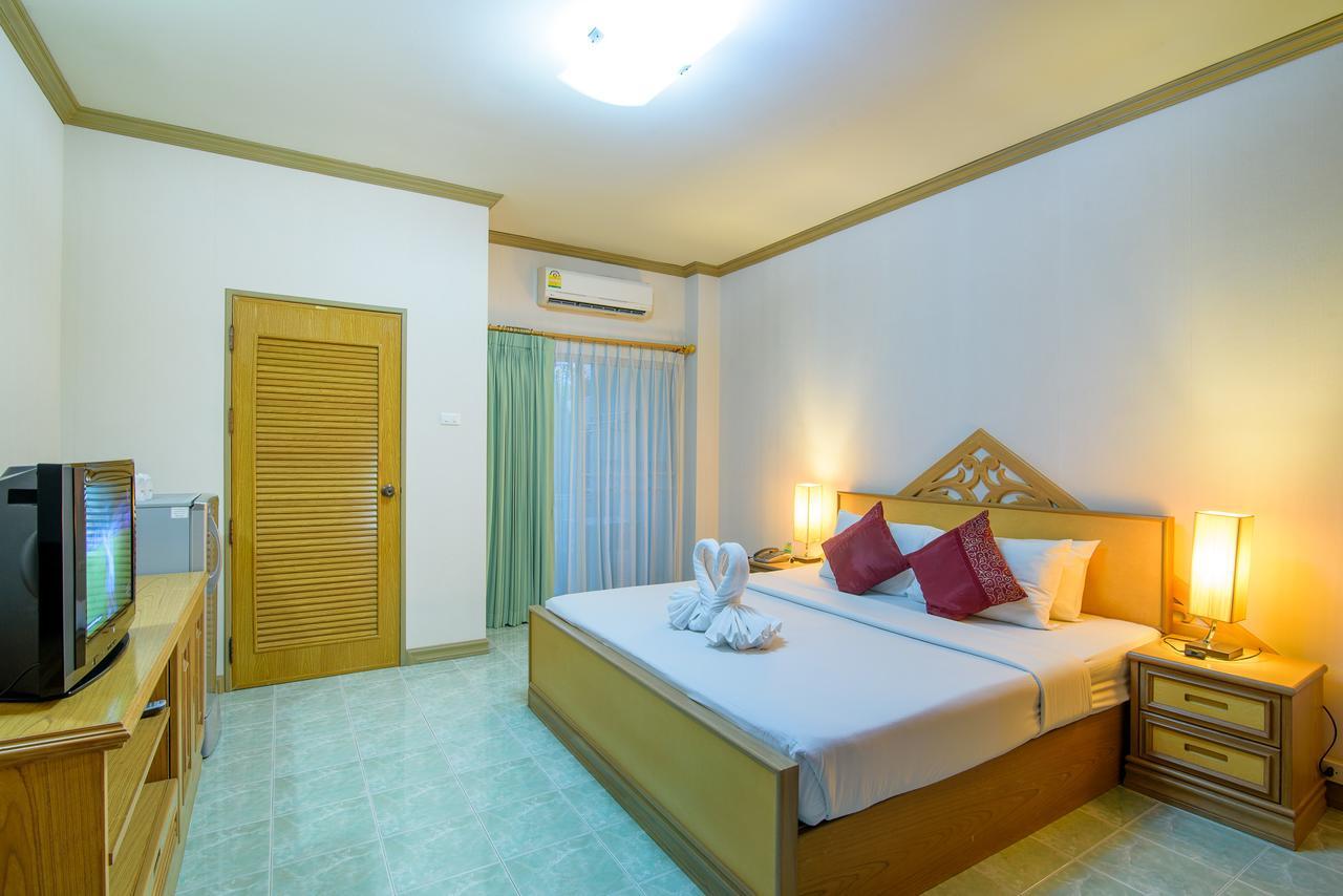 Condotel & Taweeporn Hua Hin