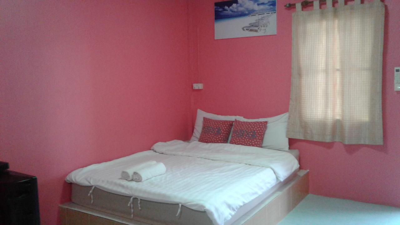 Baan Lom Talay Guest house