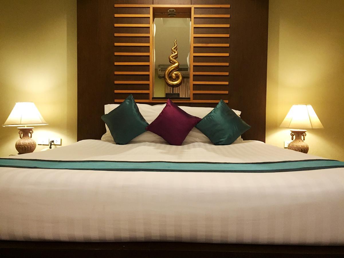 Hotel White 3*