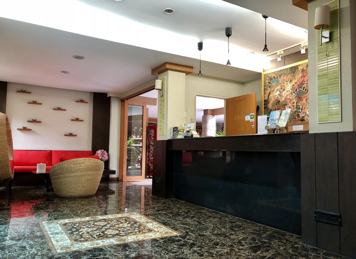 Hotel White