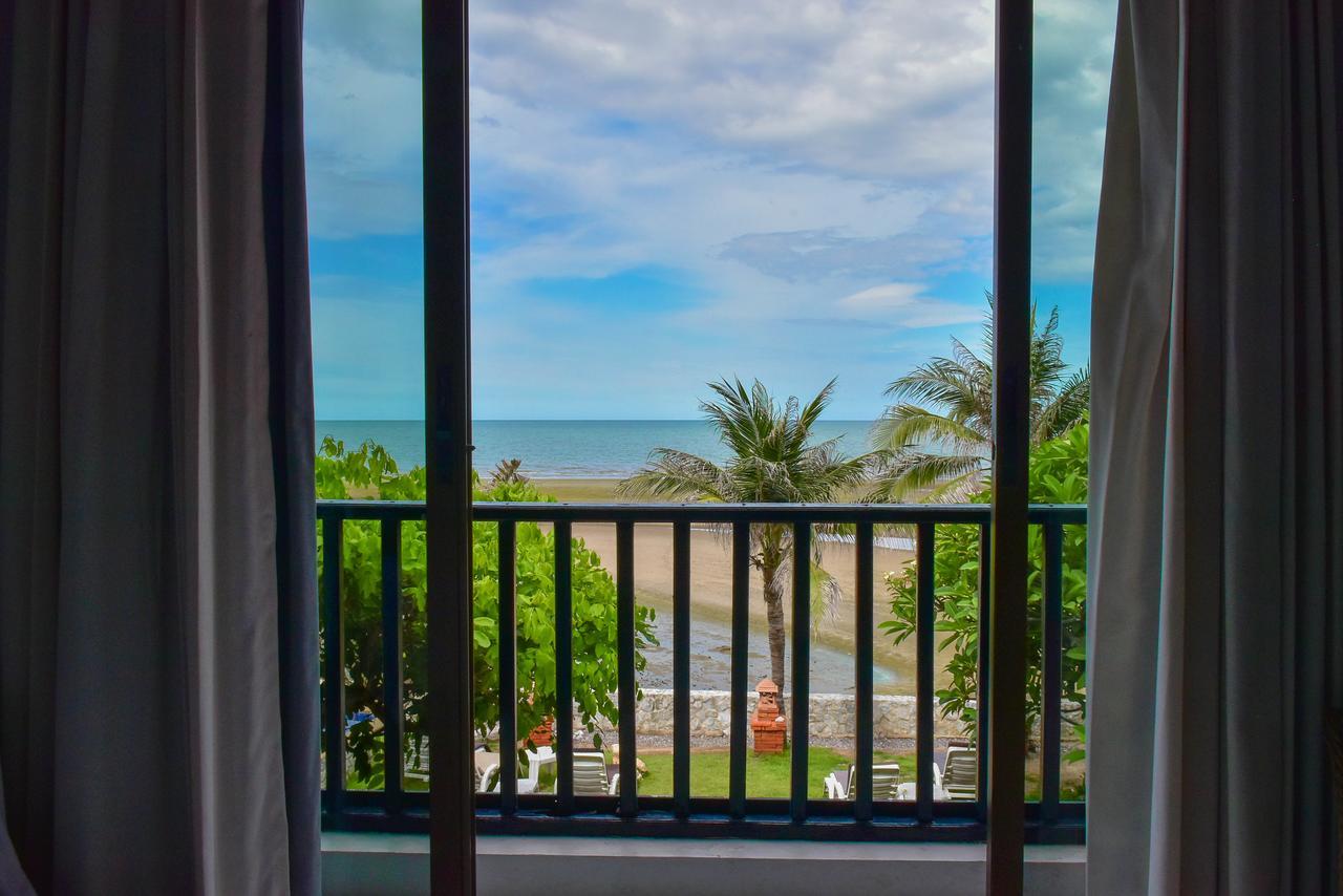 Sea Memories White Hotel