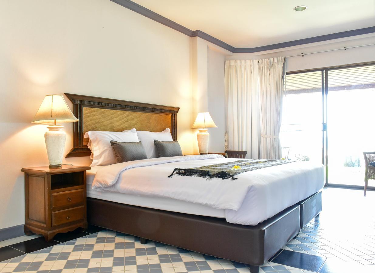 Sea Memories White Hotel