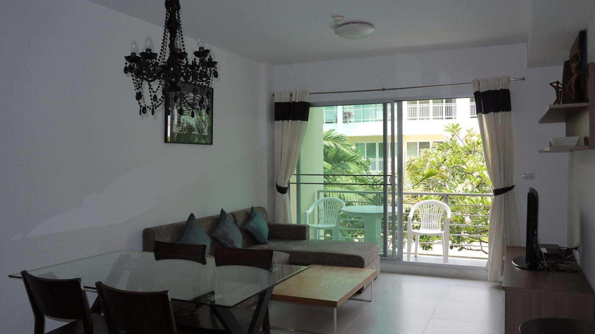 Baan Sanpluem Apartment