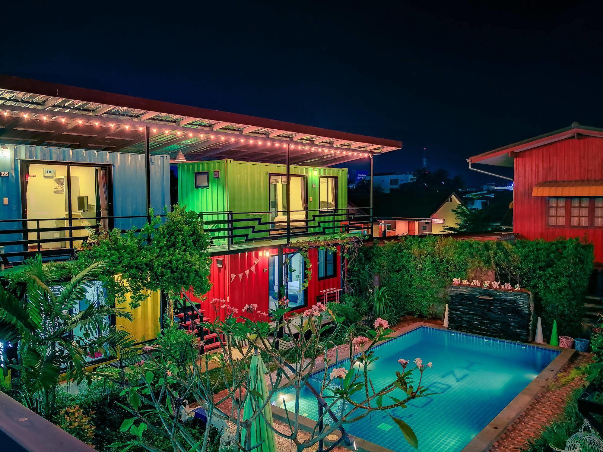 Resort In Boxes 2*