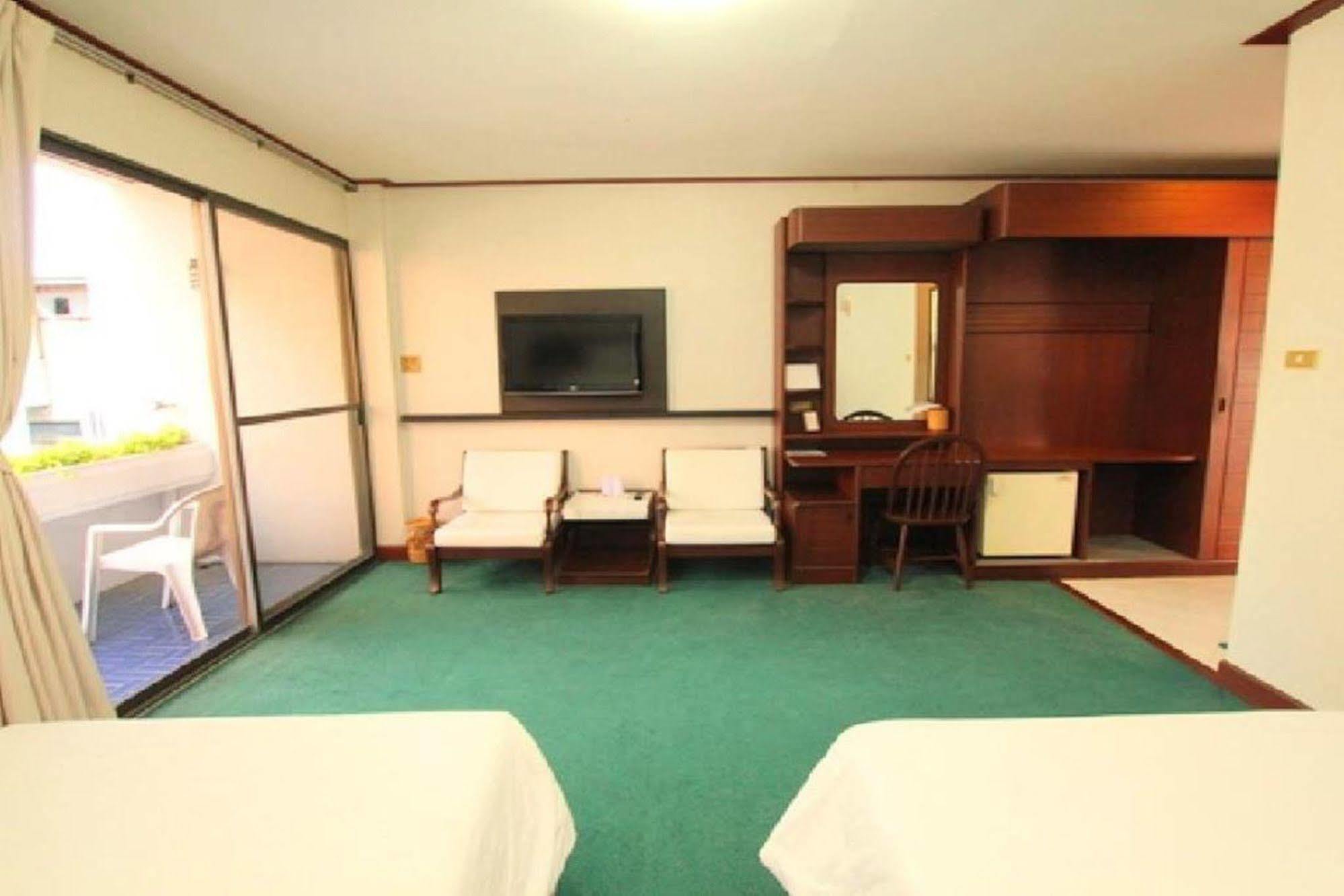 Baanbusarin Hotel