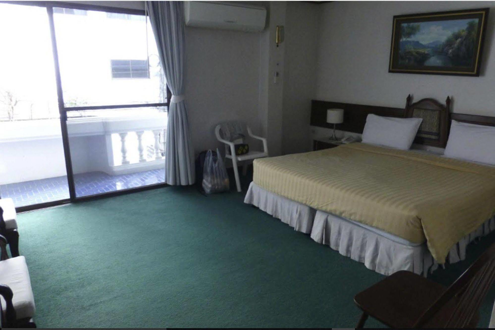 Baanbusarin Hotel 2*