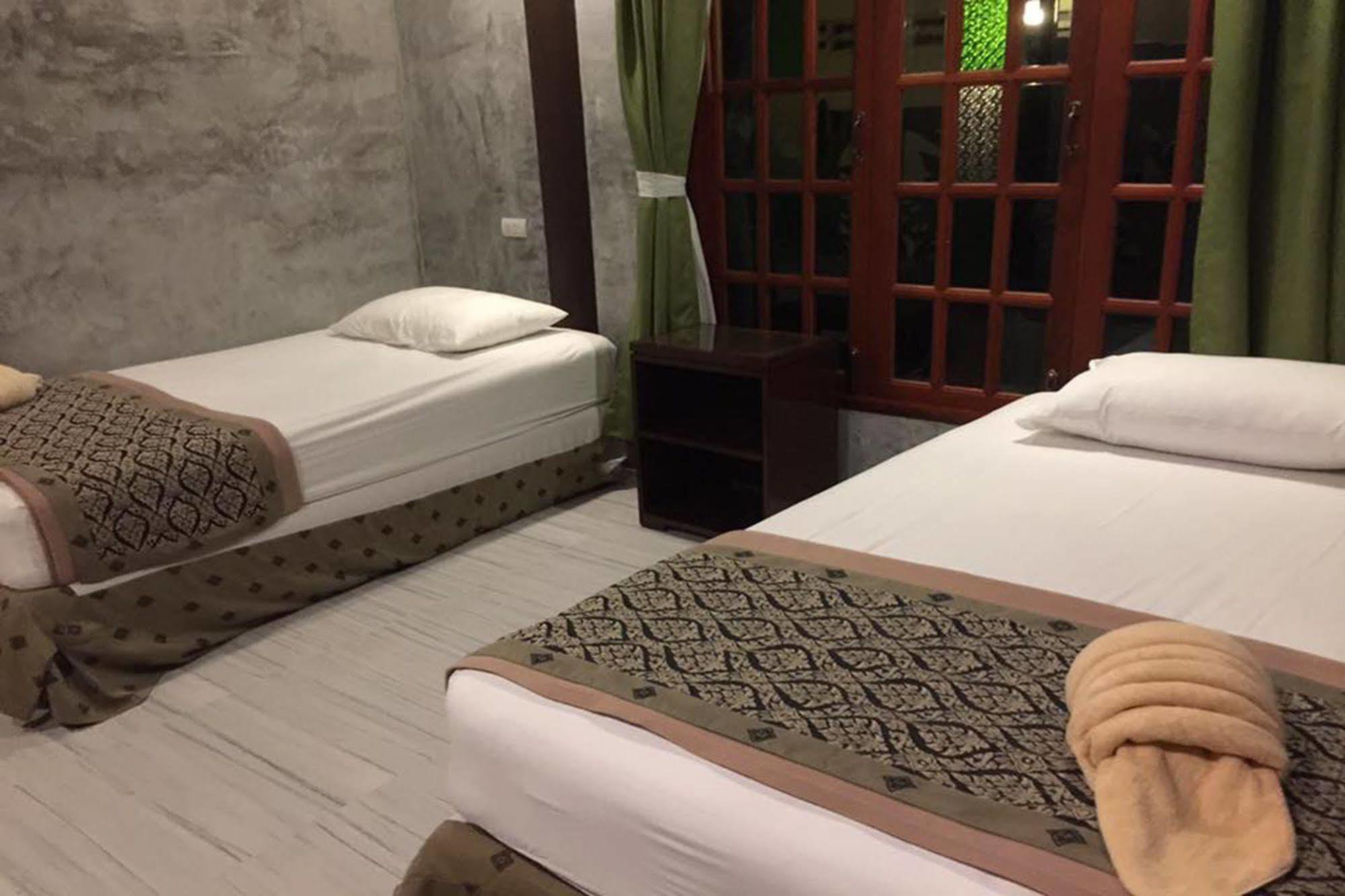 Hotel Baan Salathai Hua Hin
