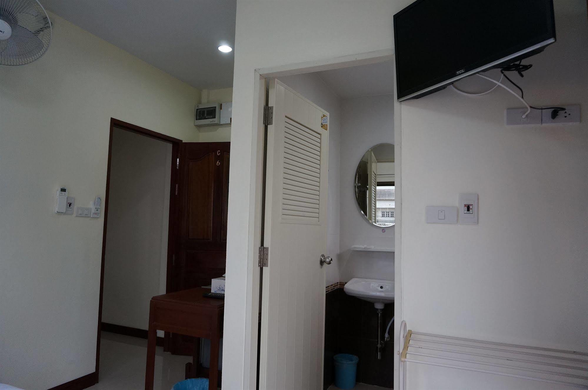 Baan Taweesuk 2*