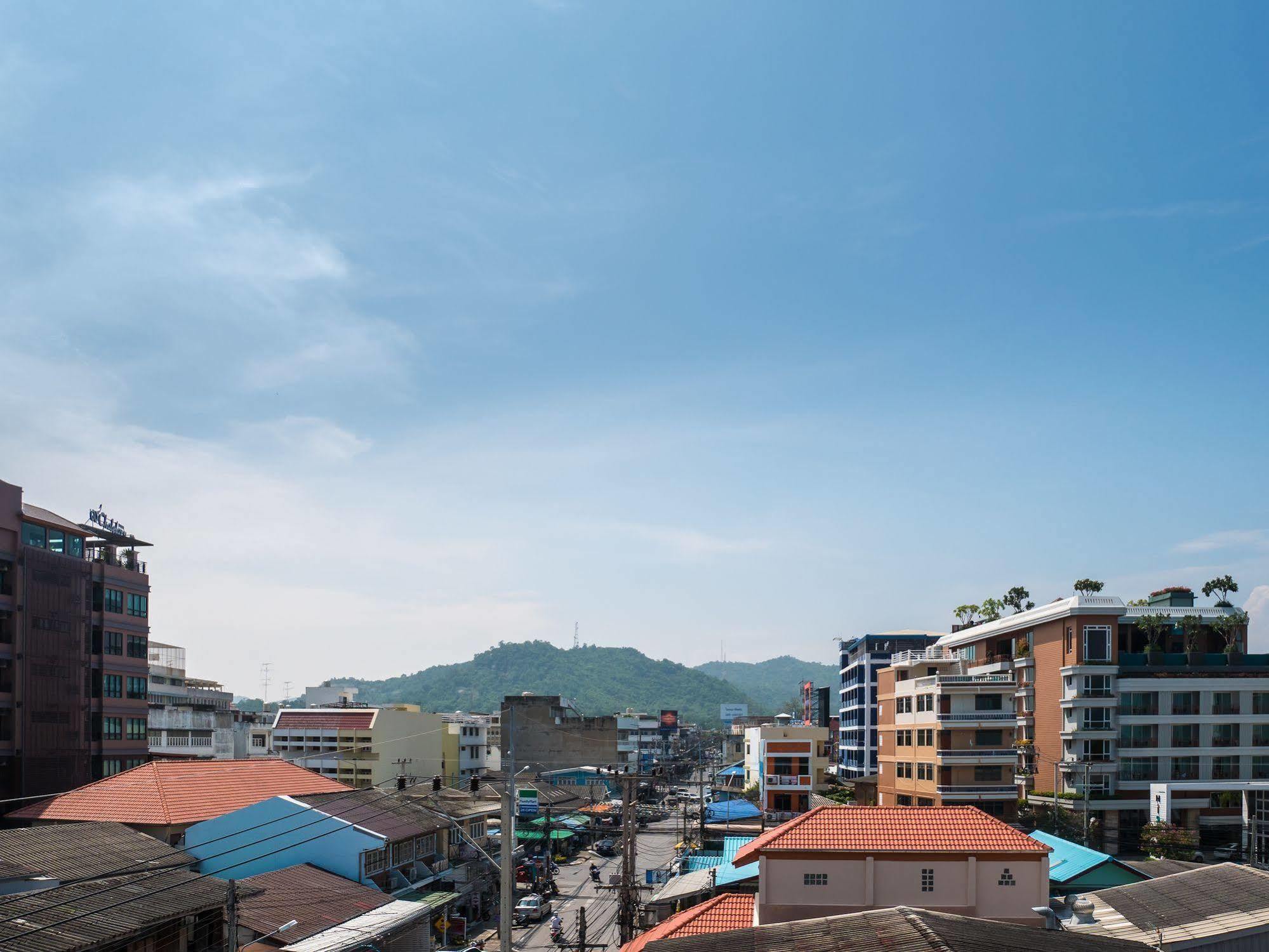 Hotel Chomsin ชมสินธุ์ 2*
