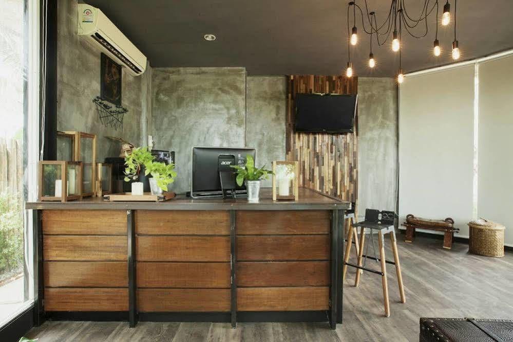 8 Hua Hin
