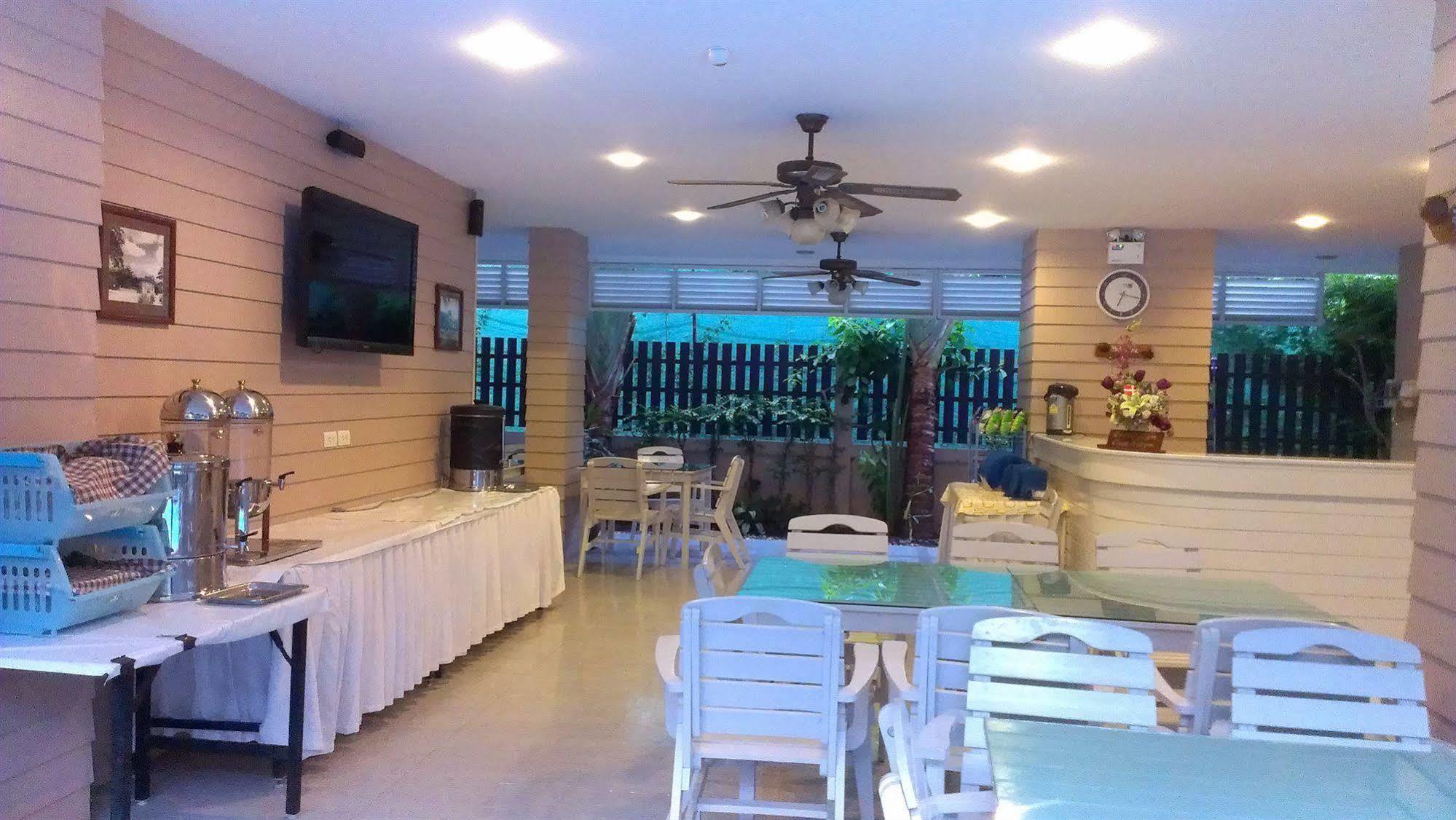 Hotel Baan Rabiang Talay 3*