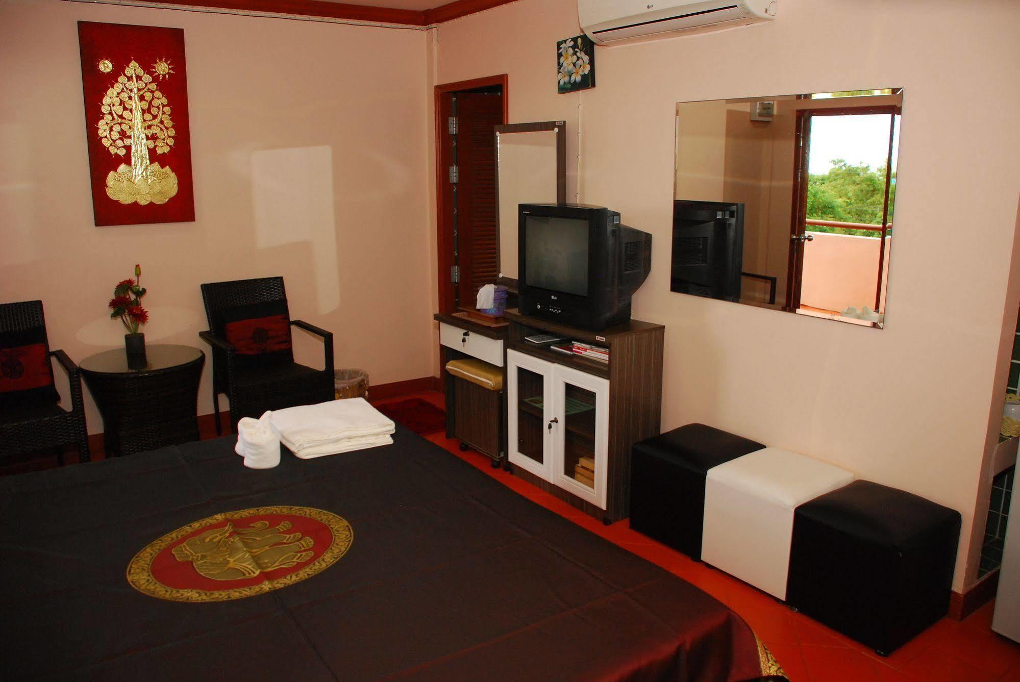 The Phen House Hotel HHQ
