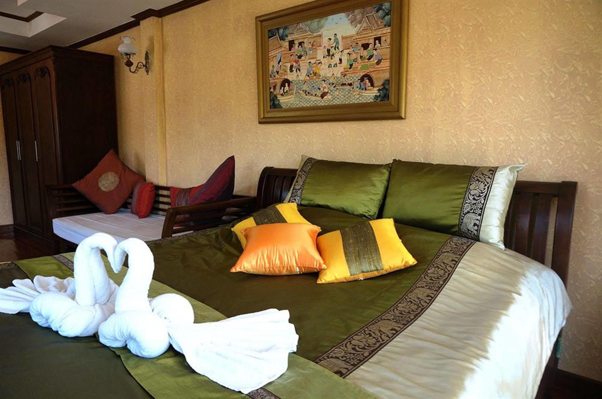 Khách sạn White - Sha Certified Hua Hin