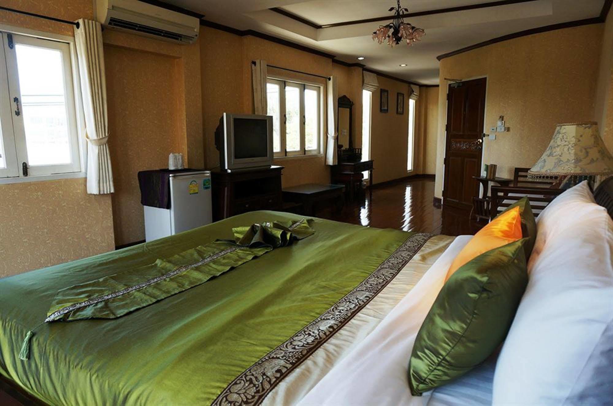 White - Sha Certified 2* Hua Hin