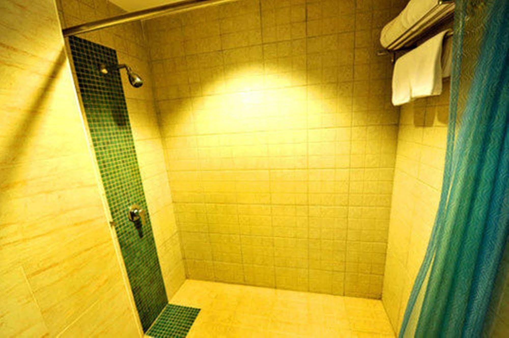 Fresh Hotel 3*