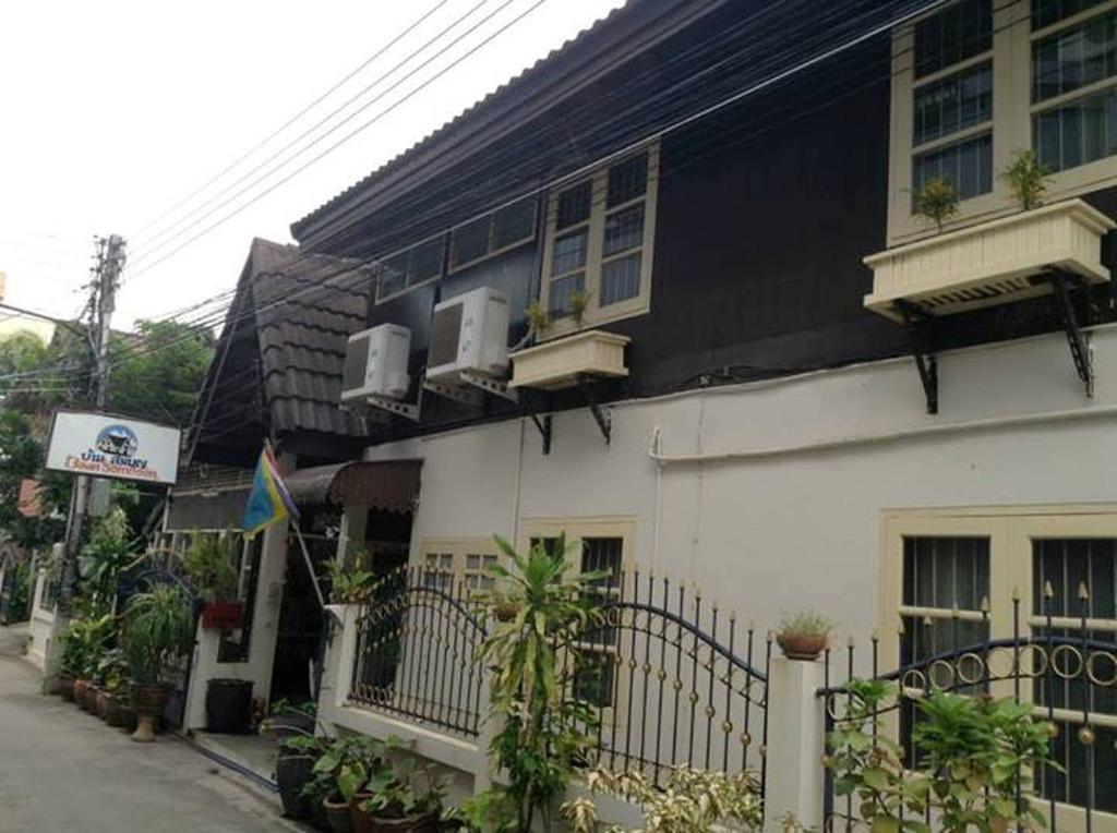 Baan Somboon Apartment *